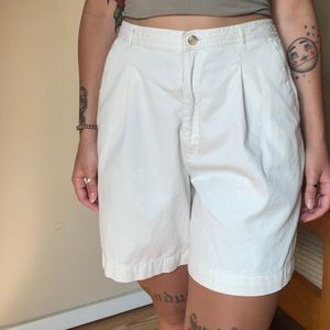 ✨ vintage off white high waisted wide leg shorts✨